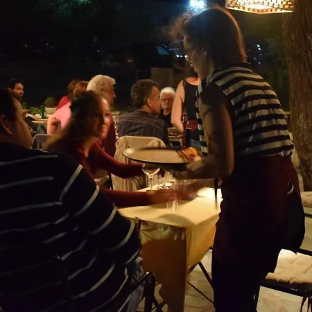 Porfyrousa Traditional * Μυλοπόταμος