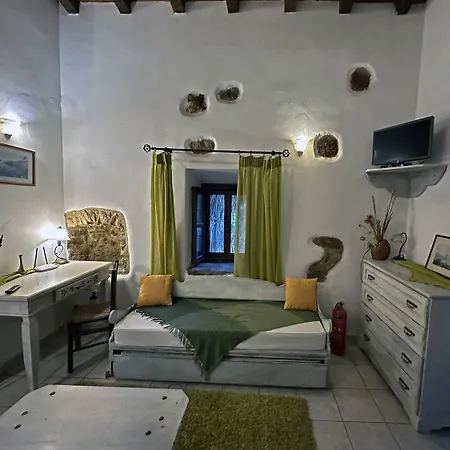 Porfyrousa Traditional Daire Milopotamos (Kythira)